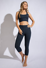 Load image into Gallery viewer, Buttery Super Soft Capri length Yoga Leggings With Pockets-Dark Navy