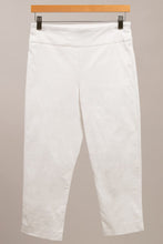 Load image into Gallery viewer, Ladies White Capri Pants